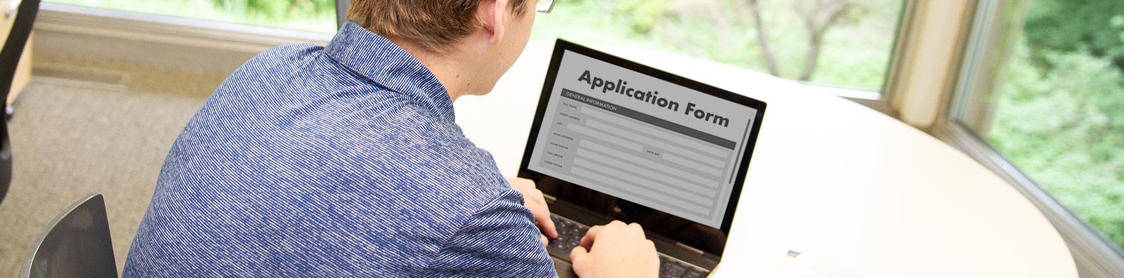 student applying for college